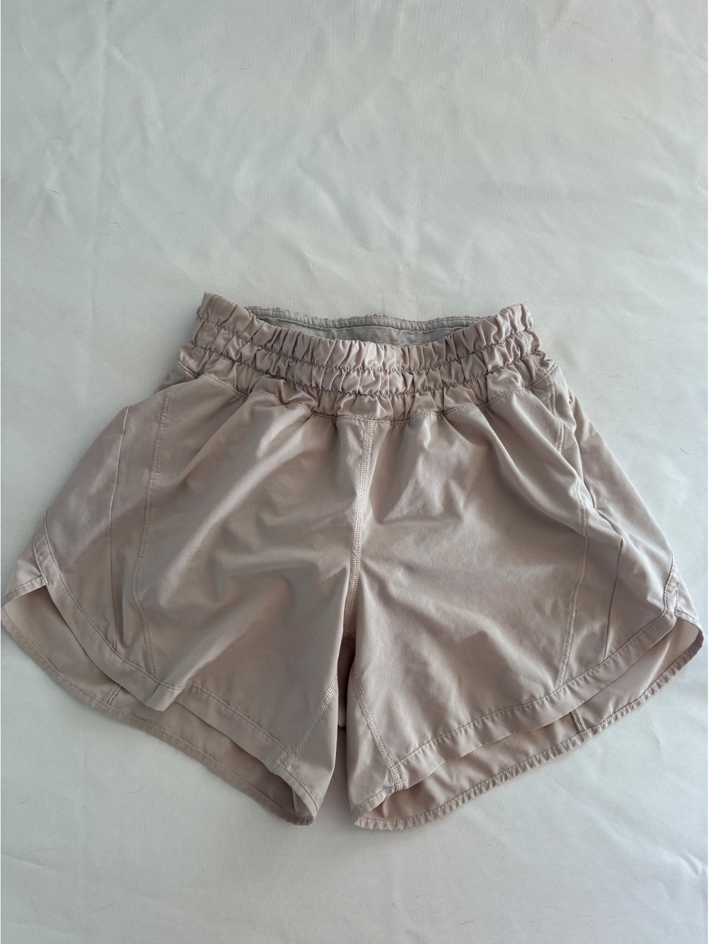 Lululemon Women's Athletic Shorts Size 4 Light Beige